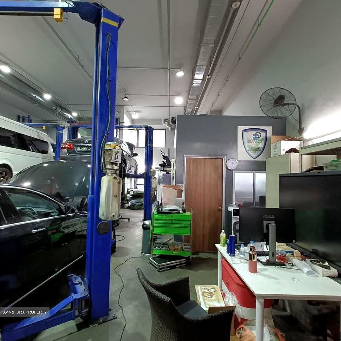 Carros Centre (D25), Factory #546767341